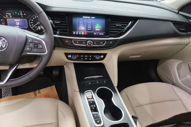Used Buick Regal 2020 552T Elite Edition Audio And AC Panel