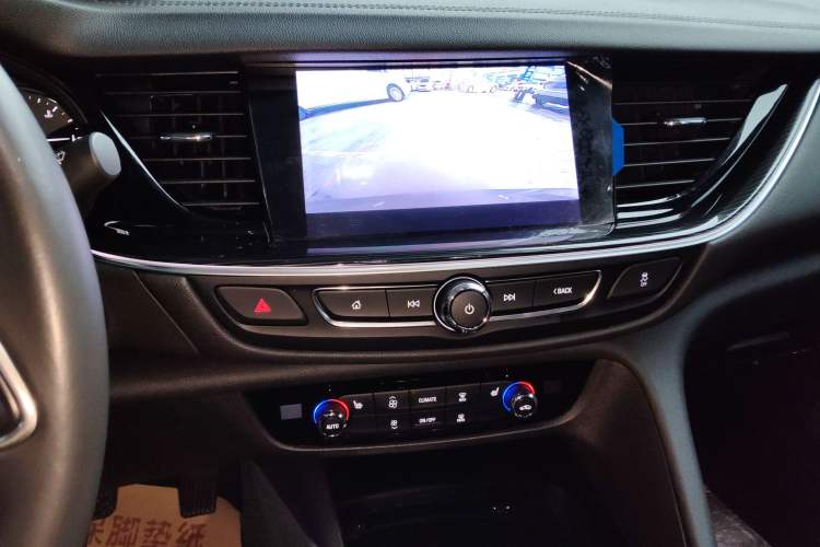 Used Buick Regal 2020 552T Luxury Version Audio And AC Panel