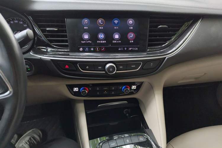 Used Buick Regal 2020 552T Elite Edition Audio And AC Panel