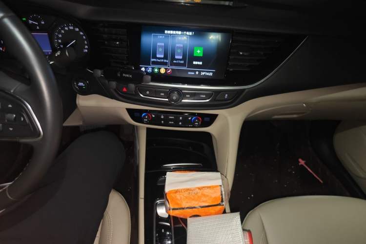 Used Buick Regal 2020 552T Elite Edition Audio And AC Panel