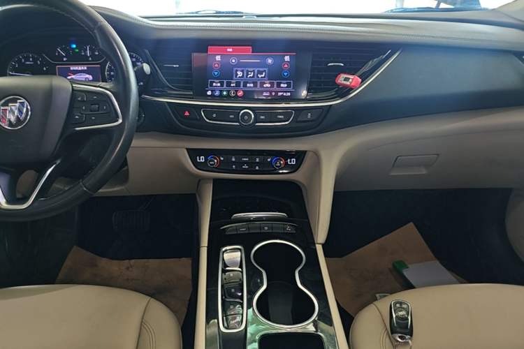 Used Buick Regal 2020 552T Elite Edition Audio And AC Panel