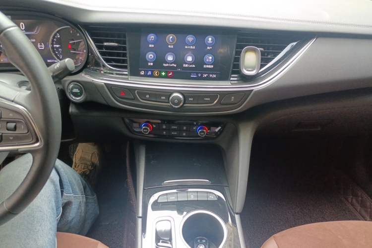 Used Buick Regal 2020 552T Luxury Version Audio And AC Panel