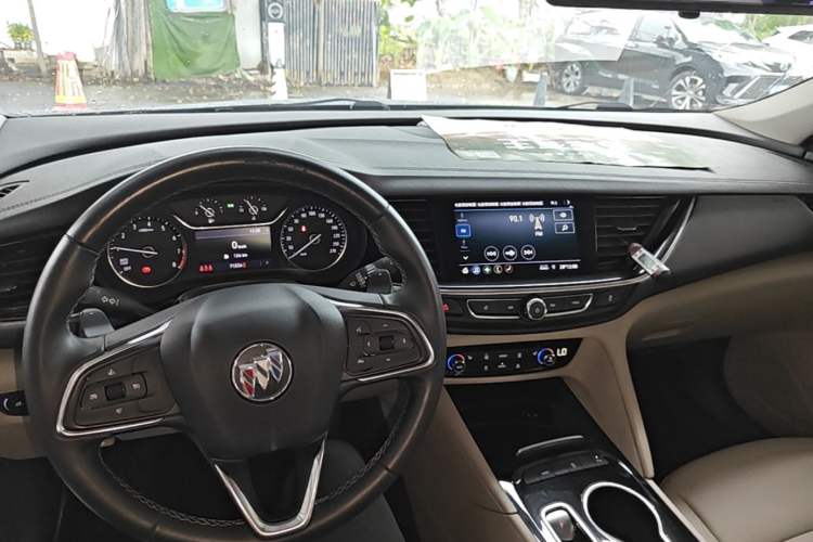 Used Buick Regal 2020 552T Elite Edition Center Console
