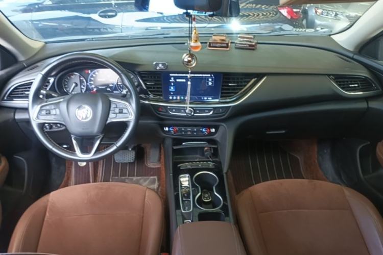 Used Buick Regal 2020 552T Luxury Version Center Console