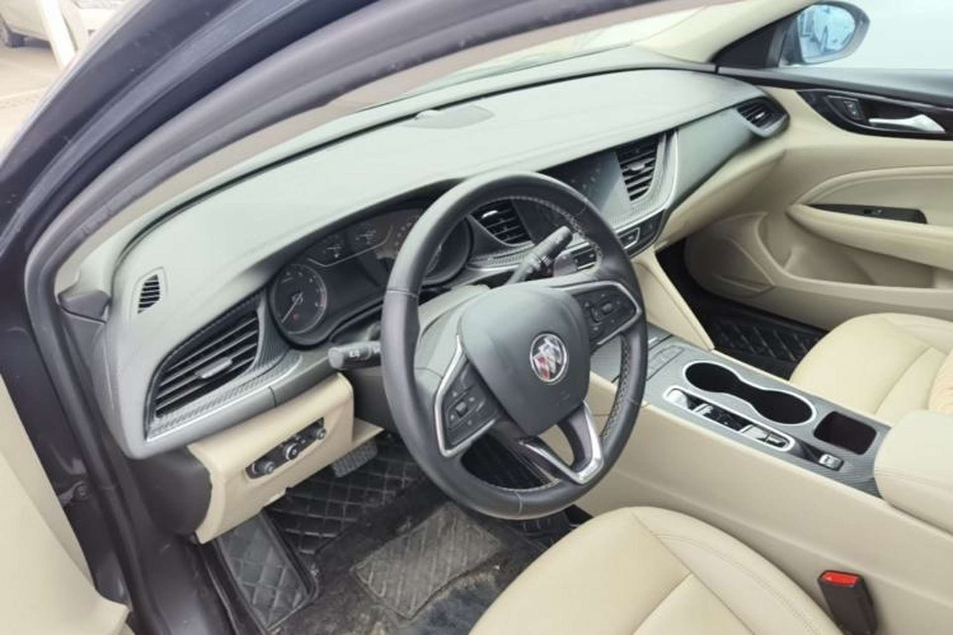 Used Buick Regal 2020 552T Elite Edition Center Console