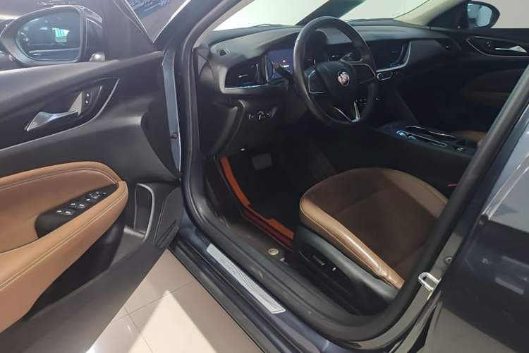 Used Buick Regal 2020 552T Luxury Version Driver Seat