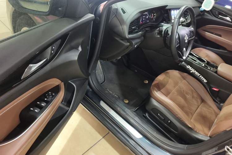 Used Buick Regal 2020 552T Luxury Version Driver Seat