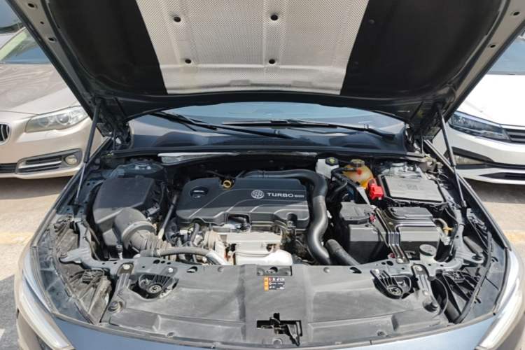 Used Buick Regal 2020 552T Luxury Version Engine Bay
