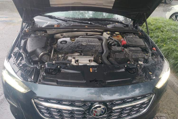 Used Buick Regal 2020 552T Elite Edition Engine Bay