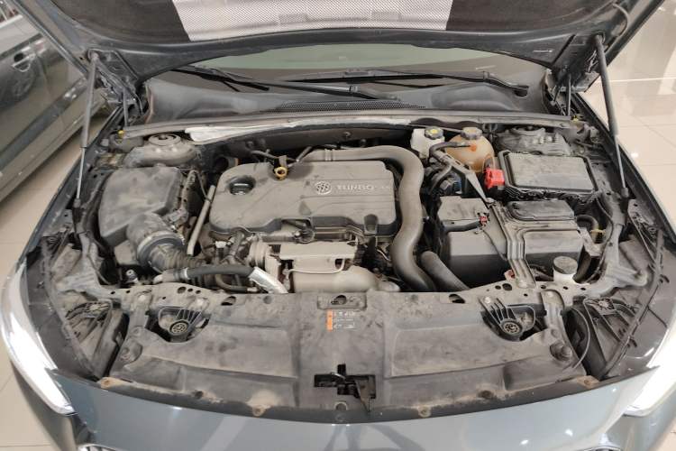 Used Buick Regal 2020 552T Elite Edition Engine Bay