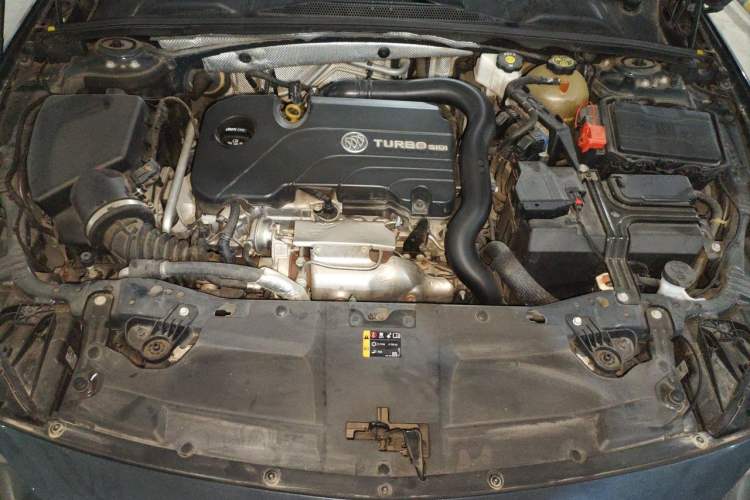 Used Buick Regal 2020 552T Elite Edition Engine Bay