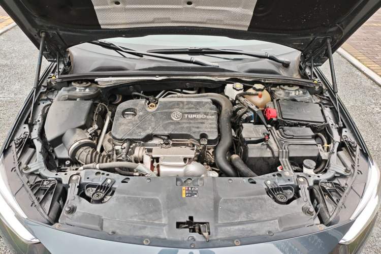 Used Buick Regal 2020 552T Elite Edition Engine Bay