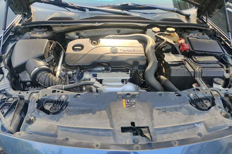 Used Buick Regal 2020 552T Elite Edition Engine Bay