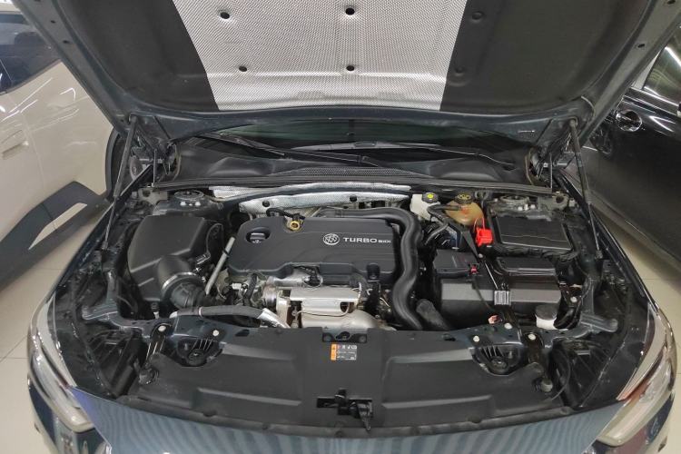 Used Buick Regal 2020 552T Luxury Version Engine Bay