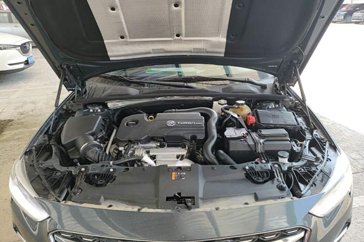 Used Buick Regal 2020 552T Luxury Version Engine Bay