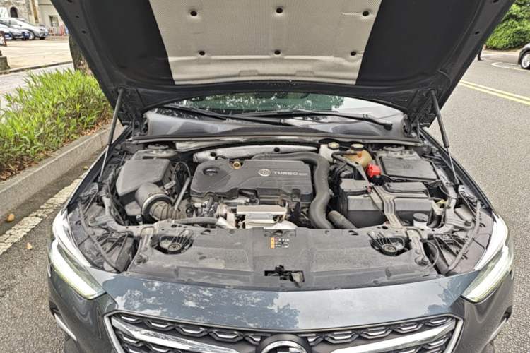 Used Buick Regal 2020 552T Elite Edition Engine Bay