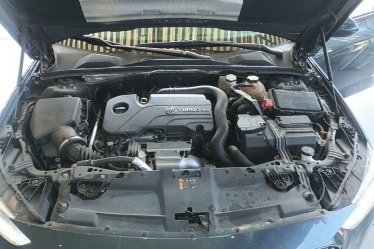 Used Buick Regal 2020 552T Luxury Version Engine Bay