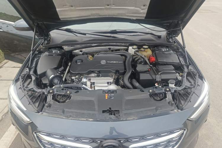 Used Buick Regal 2020 552T Elite Edition Engine Bay