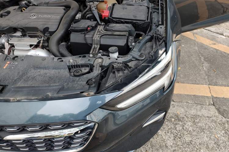 Used Buick Regal 2020 552T Elite Edition Engine Bay Left
