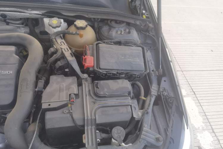 Used Buick Regal 2020 552T Luxury Version Engine Bay Left