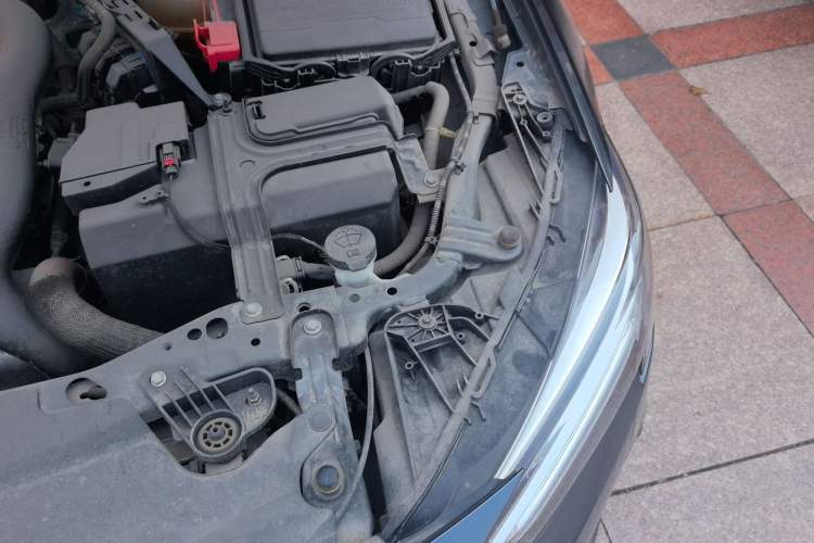 Used Buick Regal 2020 552T Elite Edition Engine Bay Left
