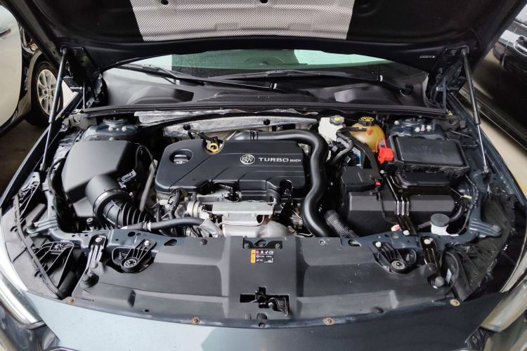 Used Buick Regal 2020 552T Luxury Version Engine Bay