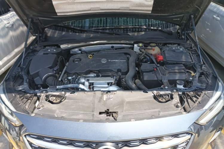 Used Buick Regal 2020 552T Elite Edition Engine Bay