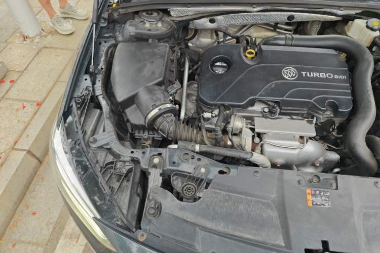 Used Buick Regal 2020 552T Luxury Version Engine Bay Right