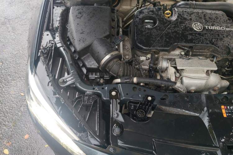 Used Buick Regal 2020 552T Elite Edition Engine Bay Right