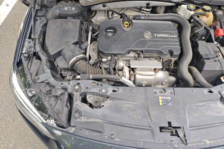 Used Buick Regal 2020 552T Elite Edition Engine Bay Right