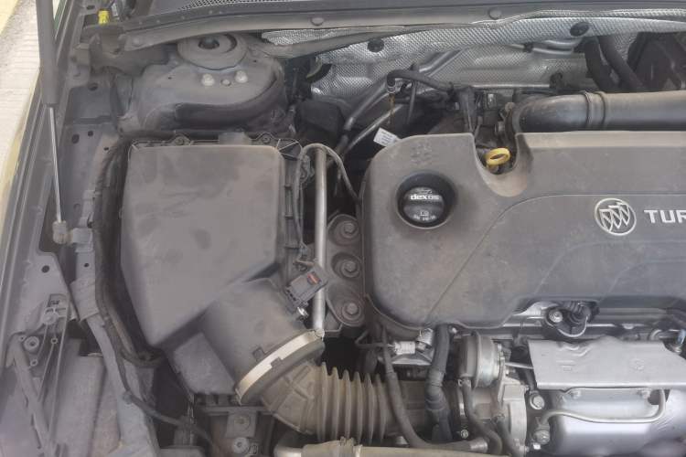 Used Buick Regal 2020 552T Luxury Version Engine Bay Right