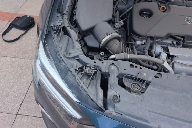 Used Buick Regal 2020 552T Elite Edition Engine Bay Right