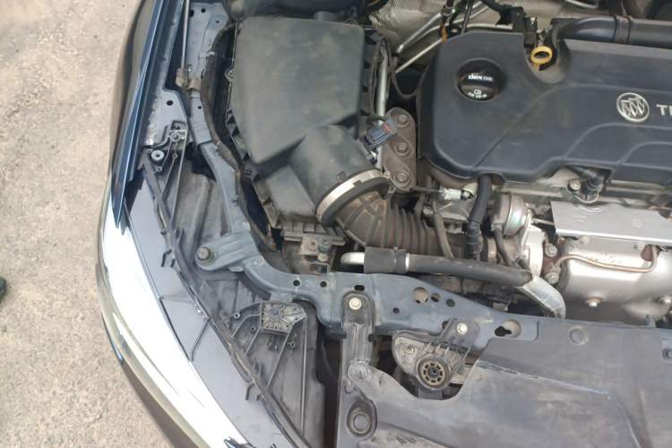 Used Buick Regal 2020 552T Elite Edition Engine Bay Right