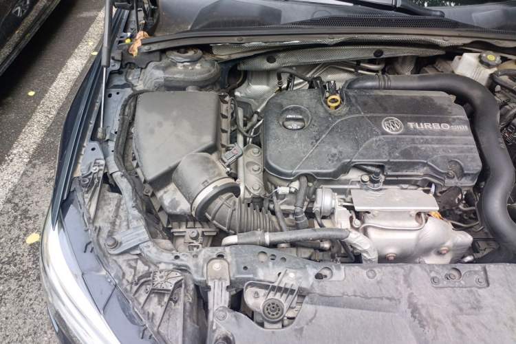 Used Buick Regal 2020 552T Luxury Version Engine Bay Right
