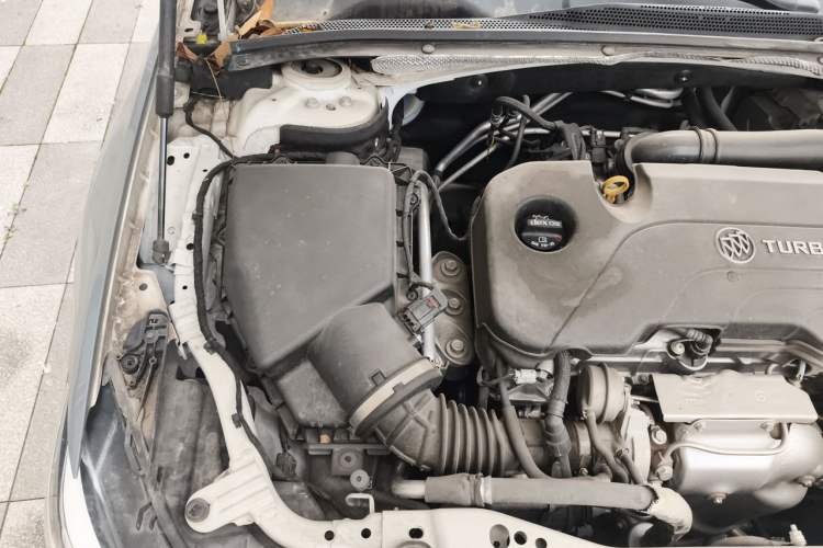 Used Buick Regal 2020 552T Elite Edition Engine Bay Right