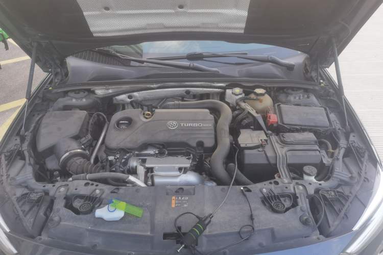 Used Buick Regal 2020 552T Luxury Version Engine Bay