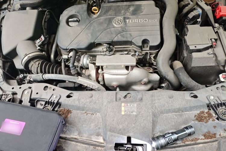 Used Buick Regal 2020 552T Elite Edition Engine Bay