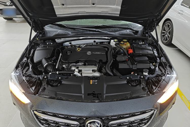 Used Buick Regal 2020 552T Luxury Version Engine Bay