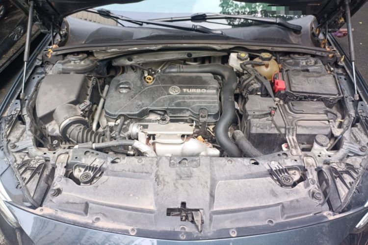 Used Buick Regal 2020 552T Luxury Version Engine Bay