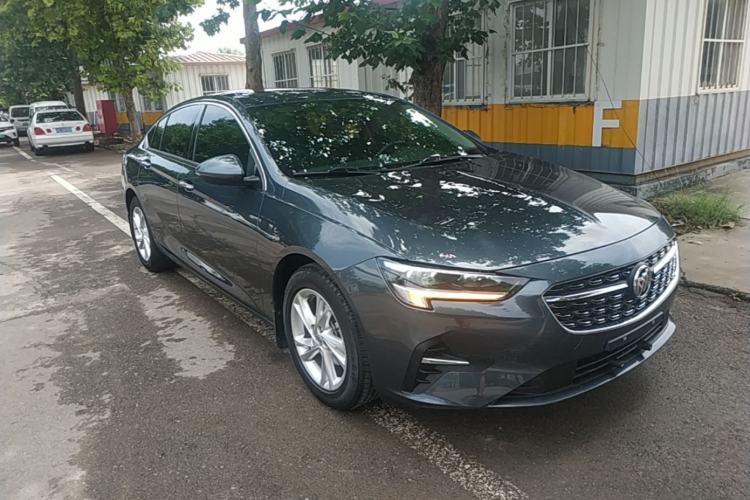 Used Buick Regal 2020 552T Luxury Version Front Right 45 Deg