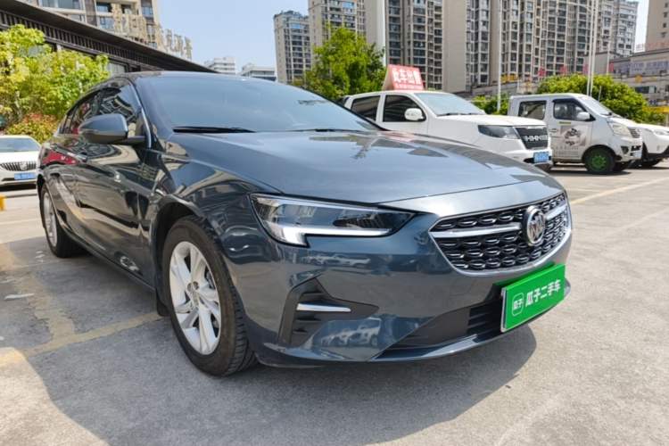 Used Buick Regal 2020 552T Luxury Version Front Right 45 Deg