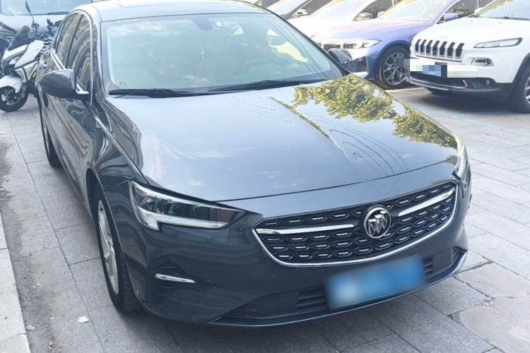 Used Buick Regal 2020 552T Elite Edition Front Right 45 Deg
