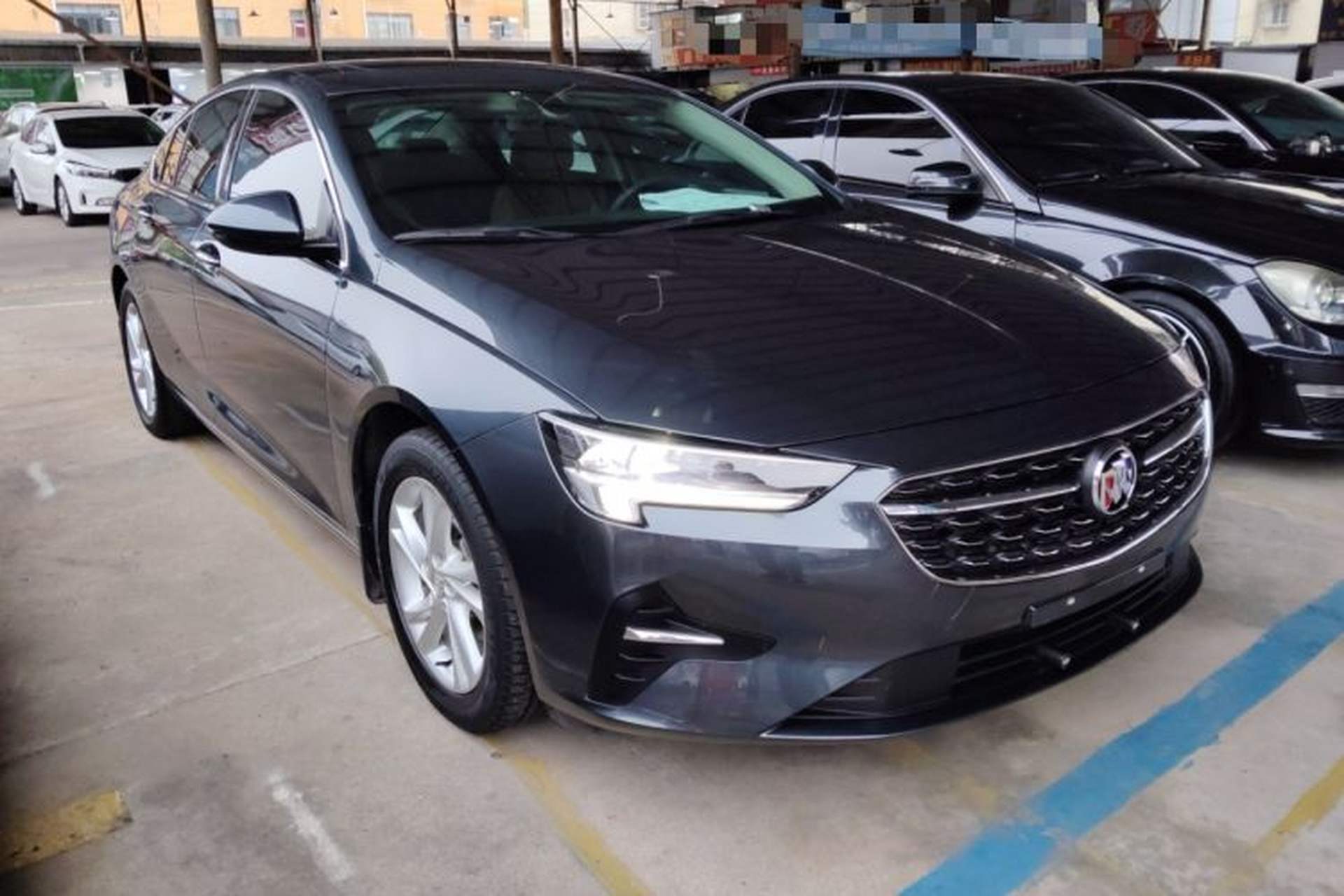 Used Buick Regal 2020 552T Luxury Version Front Right 45 Deg