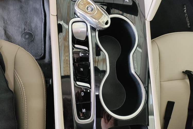 Used Buick Regal 2020 552T Elite Edition Gear Lever