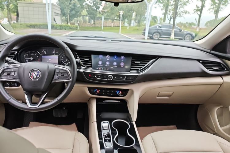 Used Buick Regal 2020 552T Elite Edition Interior 2