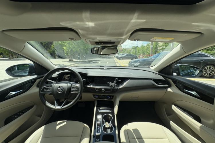 Used Buick Regal 2020 552T Elite Edition Interior 2