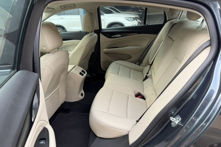 Used Buick Regal 2020 552T Elite Edition Interior 3