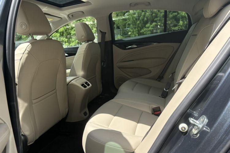 Used Buick Regal 2020 552T Elite Edition Interior 4
