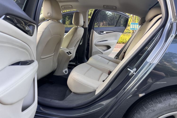 Used Buick Regal 2020 552T Elite Edition Interior 4
