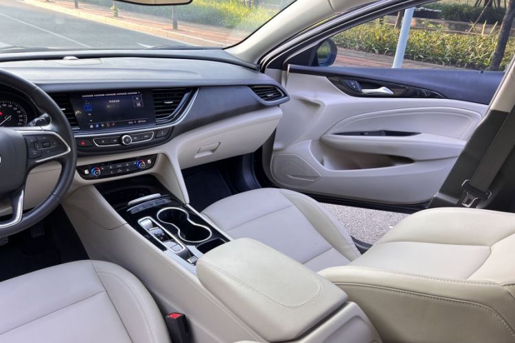 Used Buick Regal 2020 552T Elite Edition Interior 6